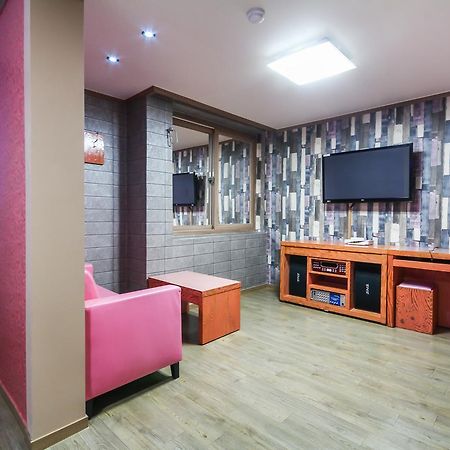 Hotel Lie Geoje Bagian luar foto