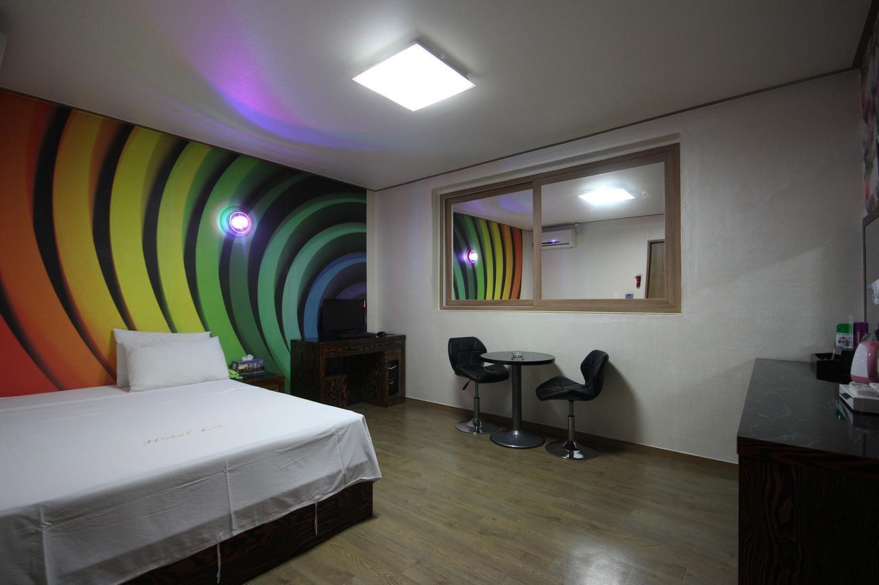 Hotel Lie Geoje Bagian luar foto