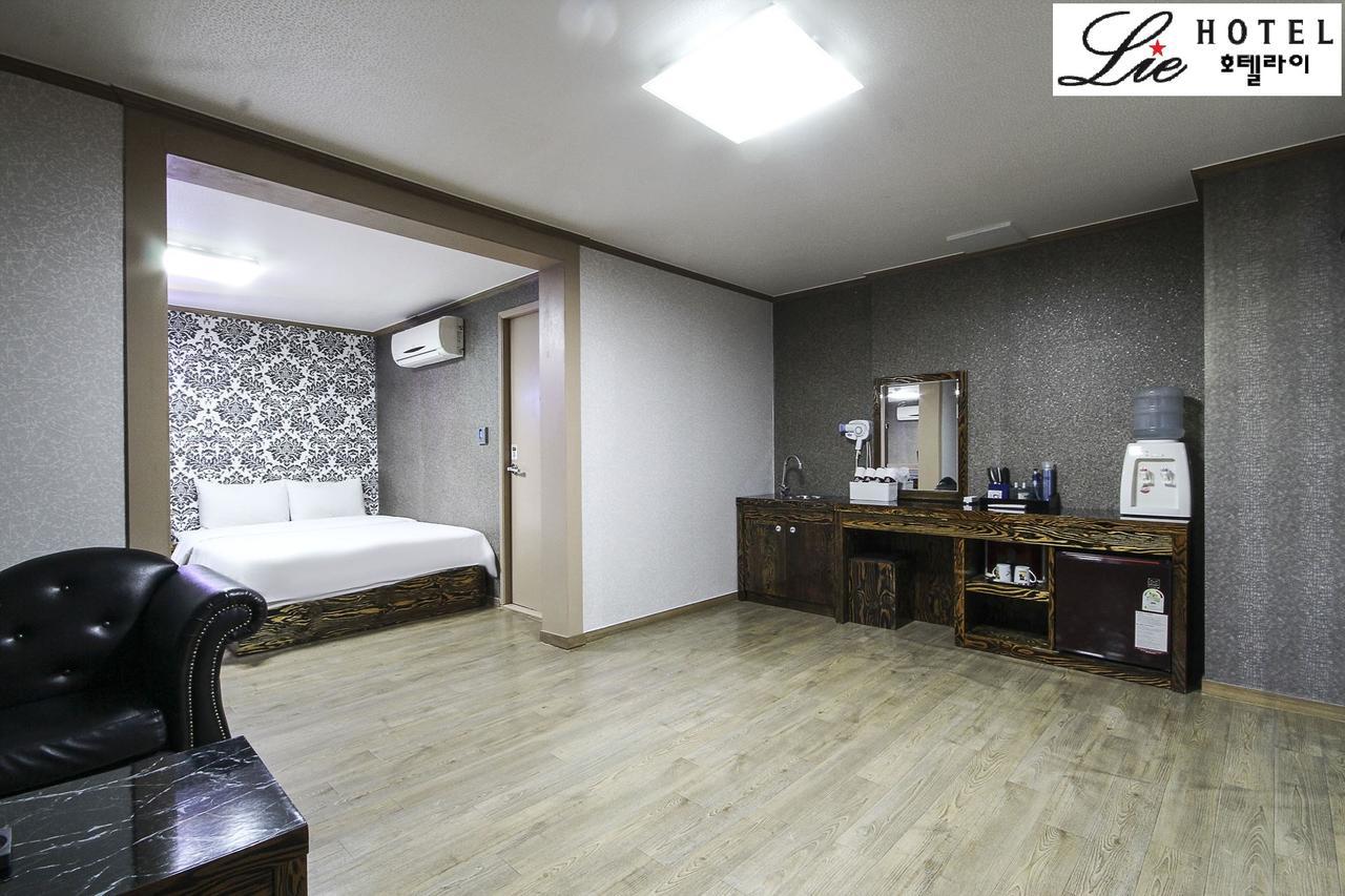 Hotel Lie Geoje Bagian luar foto