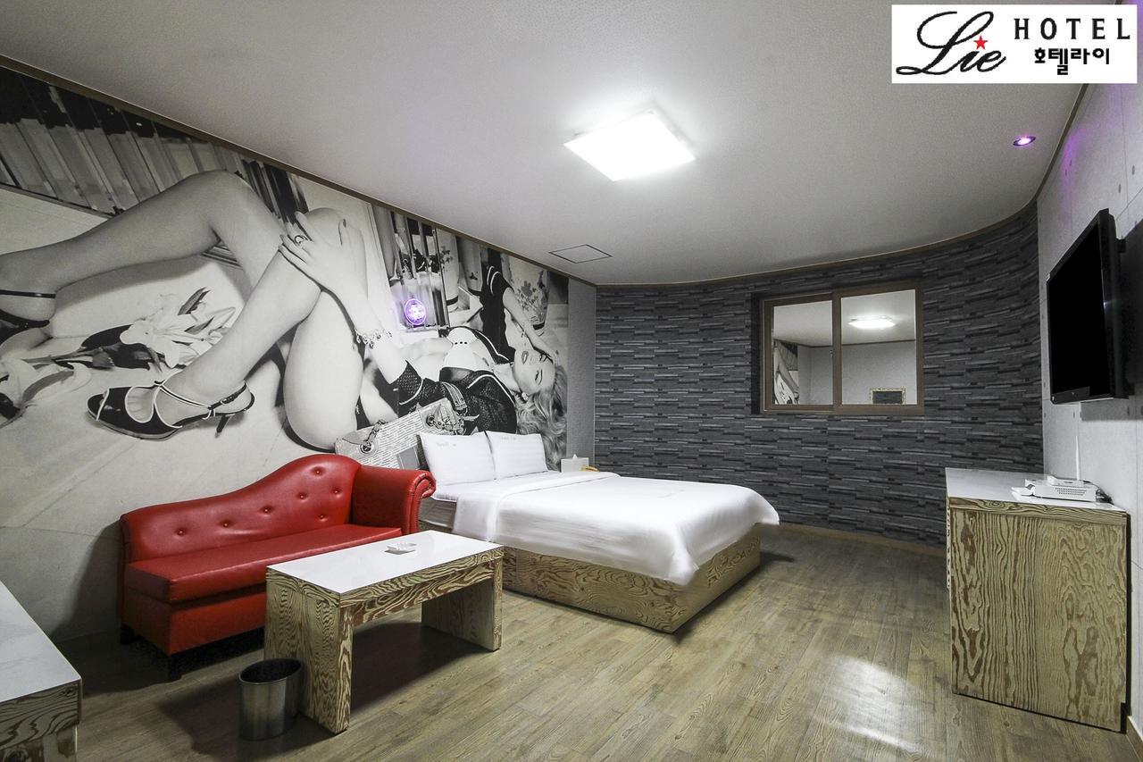 Hotel Lie Geoje Bagian luar foto