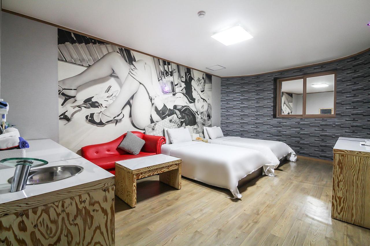 Hotel Lie Geoje Bagian luar foto