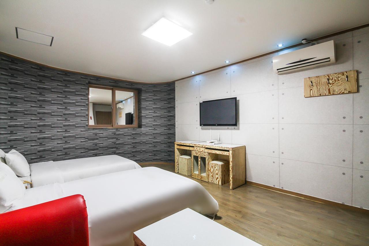 Hotel Lie Geoje Bagian luar foto
