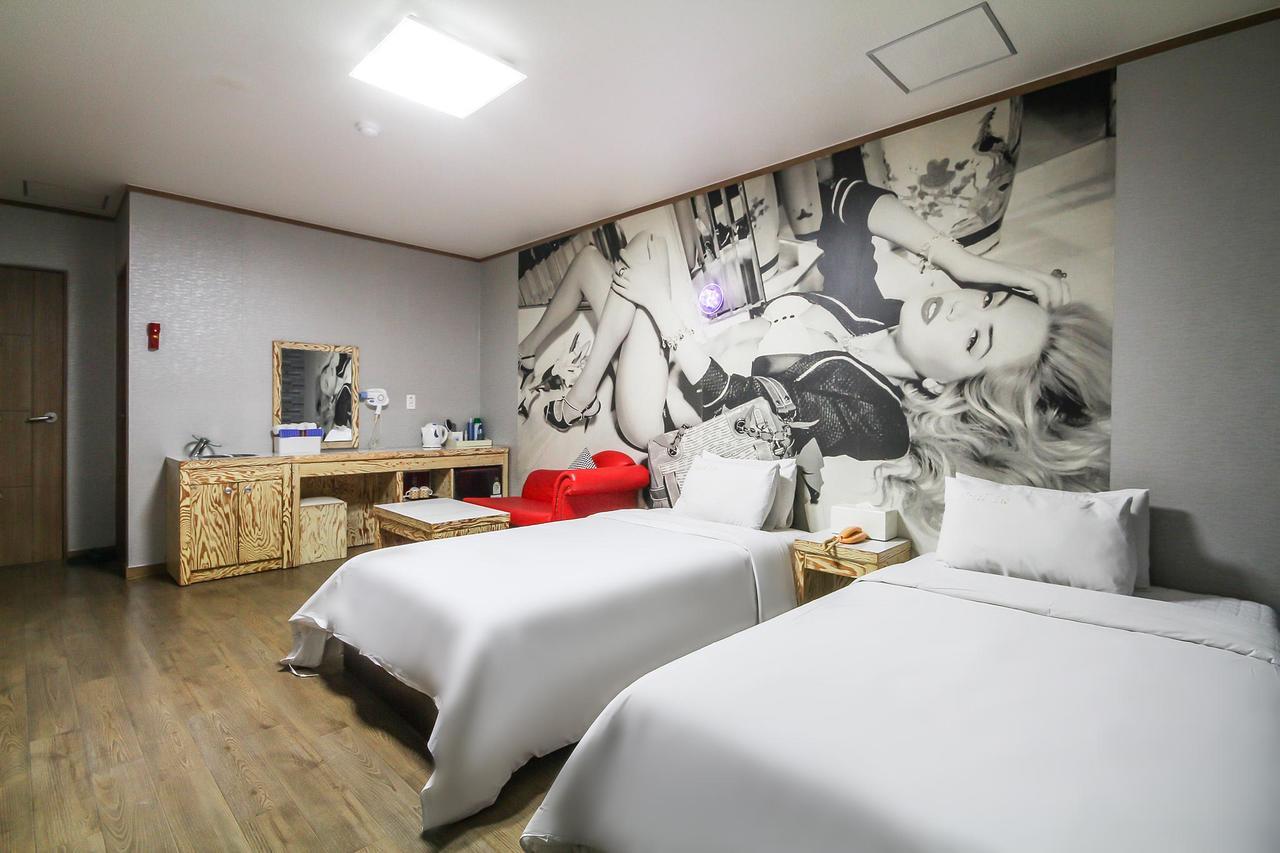 Hotel Lie Geoje Bagian luar foto