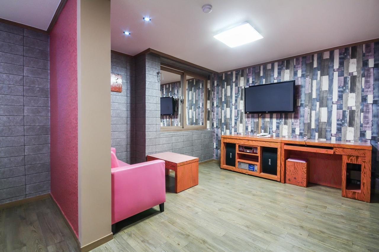 Hotel Lie Geoje Bagian luar foto