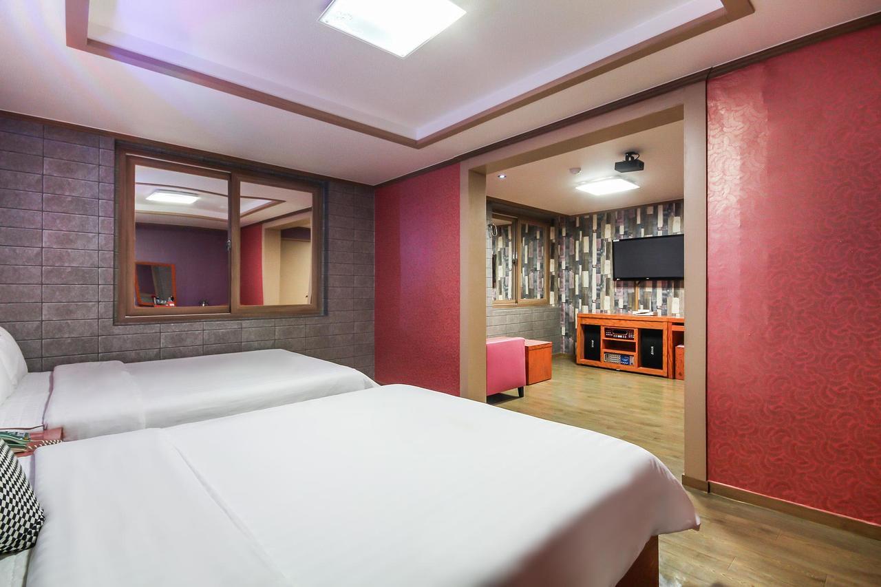 Hotel Lie Geoje Bagian luar foto