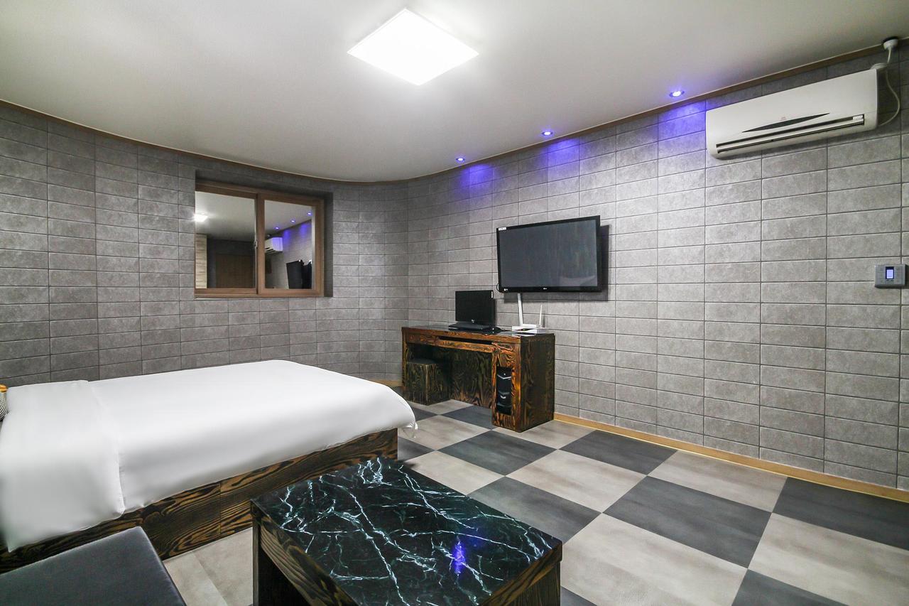 Hotel Lie Geoje Bagian luar foto