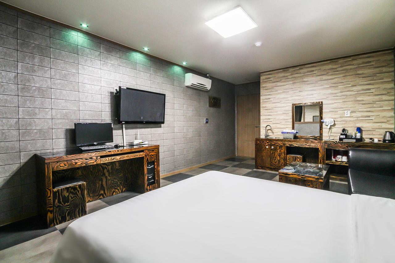 Hotel Lie Geoje Bagian luar foto